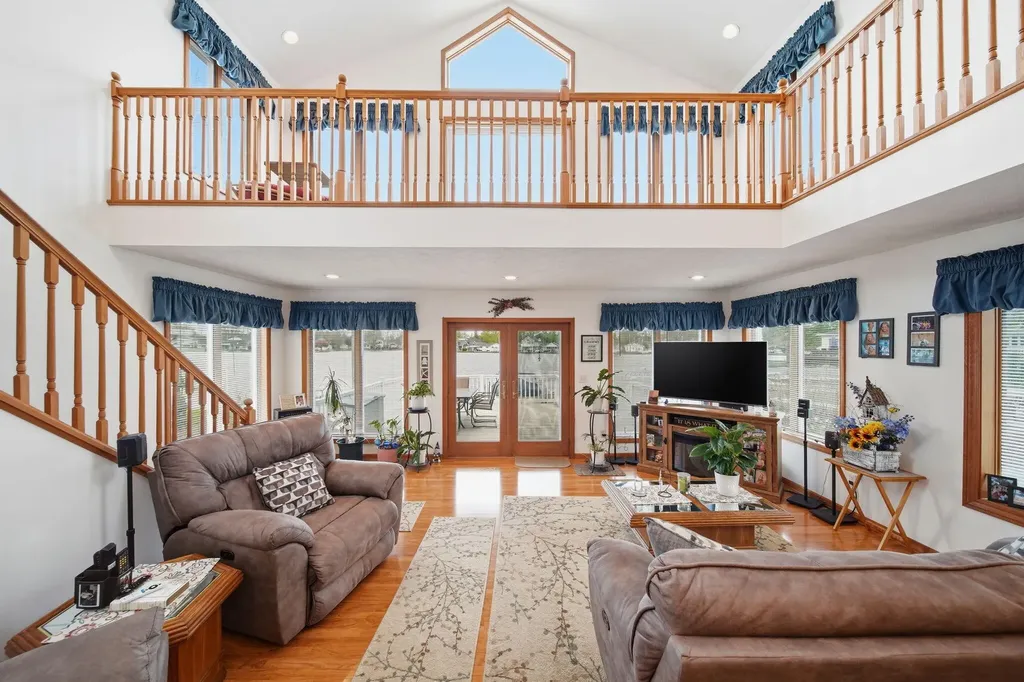 217 N Lakeside Drive Leoni Township MI 49254