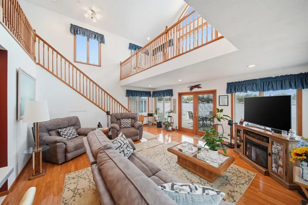 217 N Lakeside Drive Leoni Township MI 49254