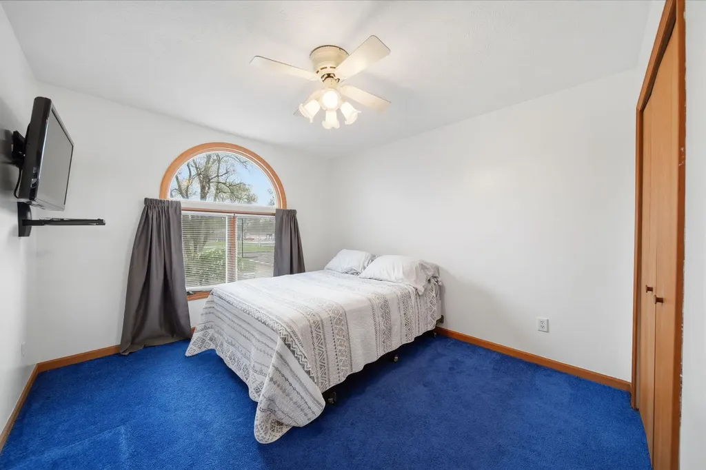 217 N Lakeside Drive Leoni Township MI 49254