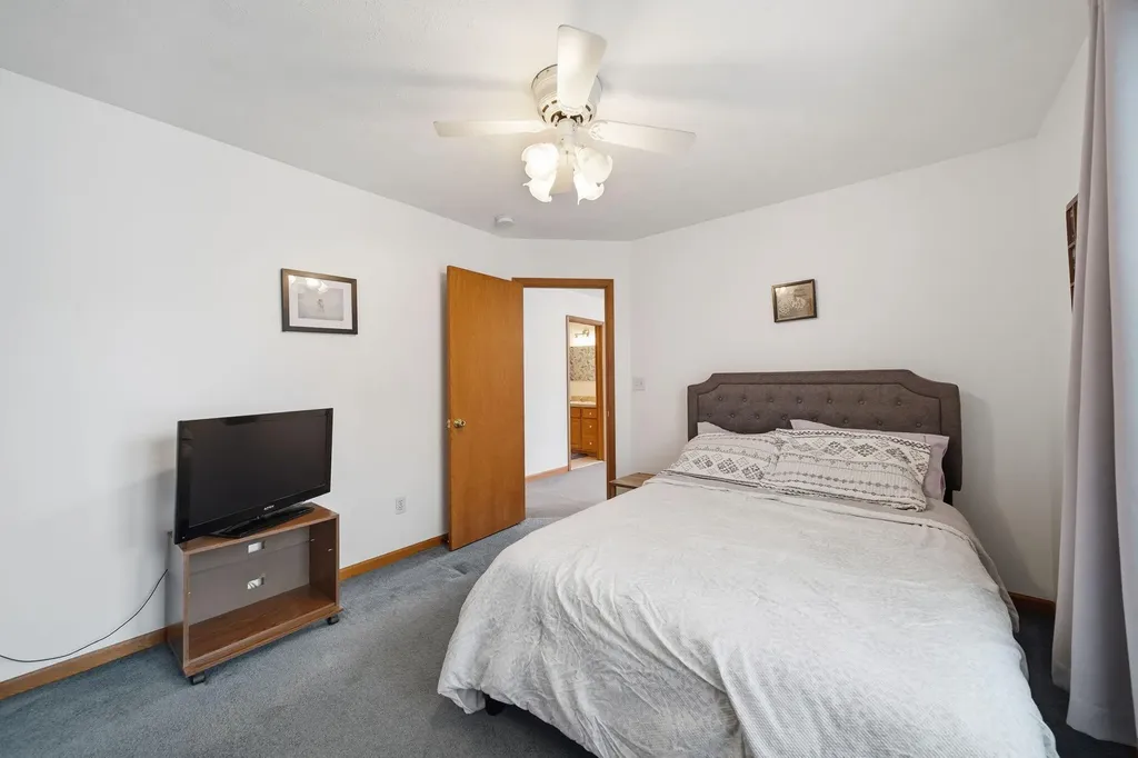 217 N Lakeside Drive Leoni Township MI 49254
