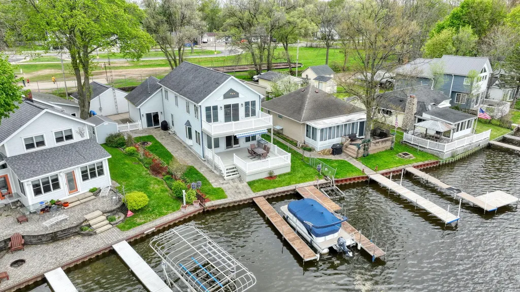 217 N Lakeside Drive Leoni Township MI 49254