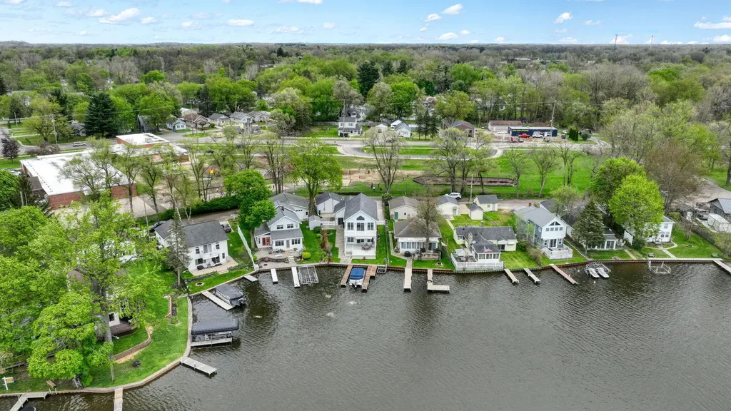 217 N Lakeside Drive Leoni Township MI 49254
