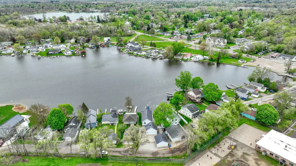 217 N Lakeside Drive Leoni Township MI 49254