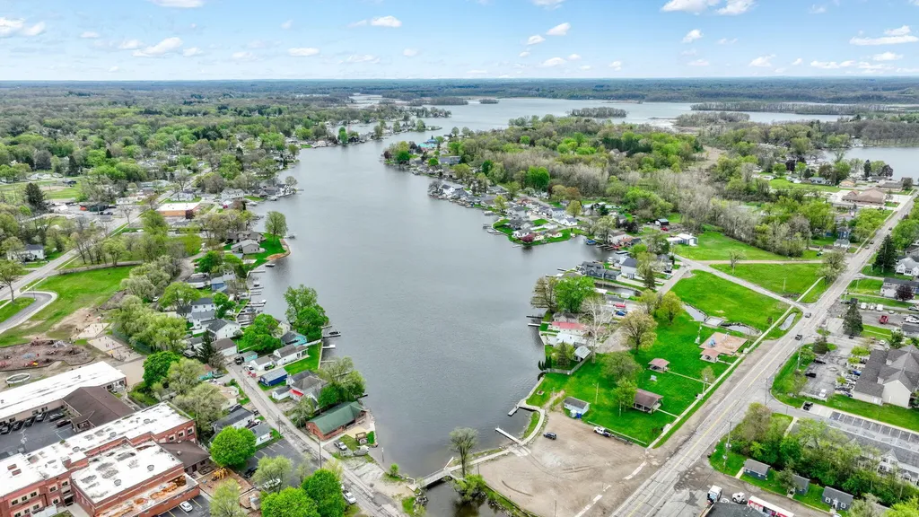 217 N Lakeside Drive Leoni Township MI 49254