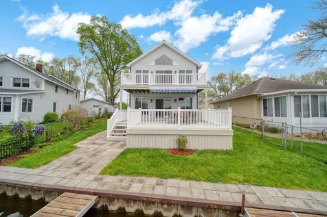 217 N Lakeside Drive Leoni Township MI 49254
