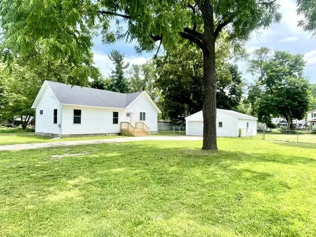 323 Grand Street Leoni Township MI 49254