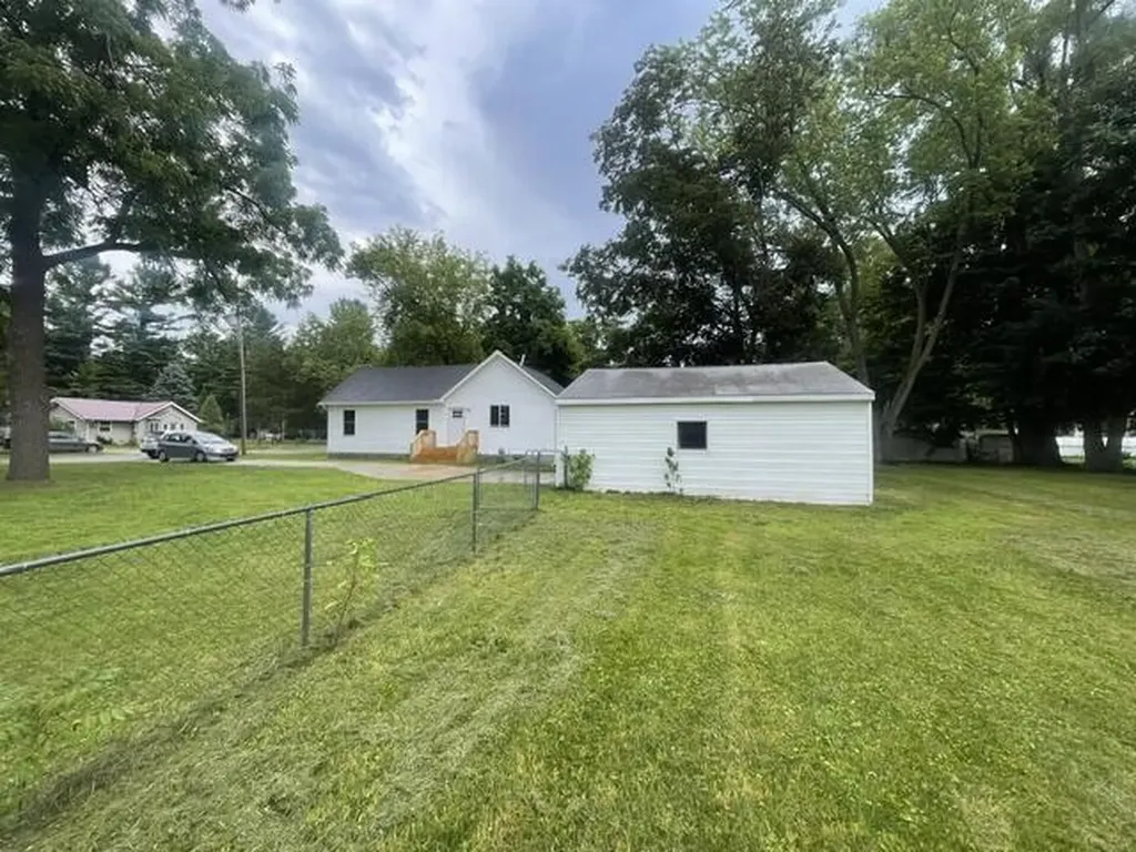 323 Grand Street Leoni Township MI 49254