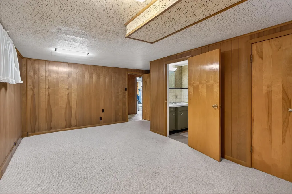 400 Outer Court Tecumseh City MI 49286
