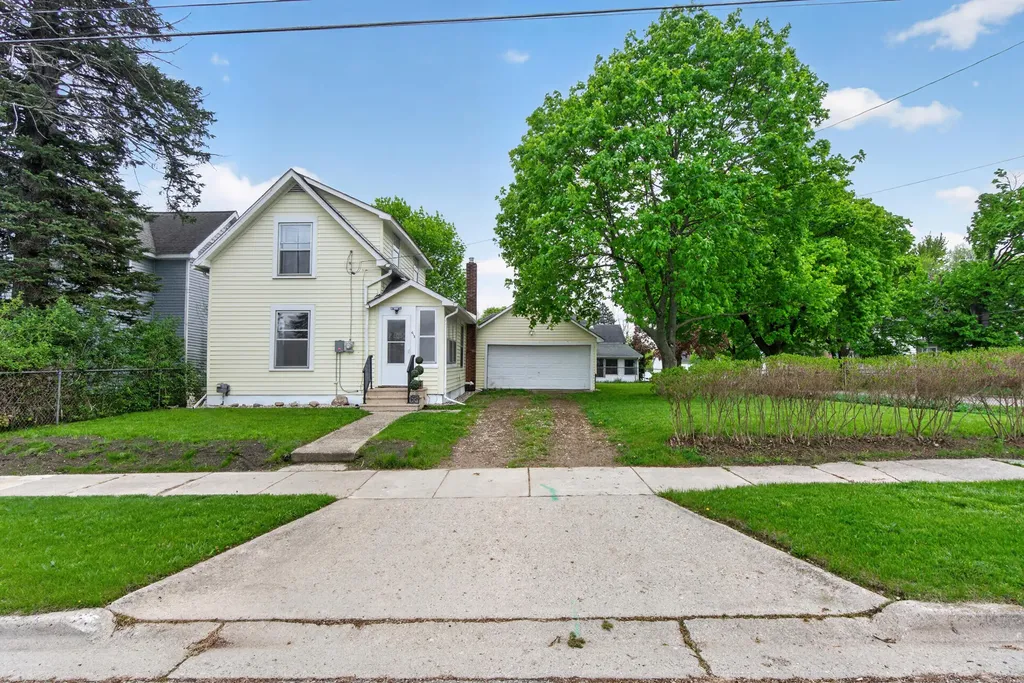 613 Hallett Street Jackson City MI 49202