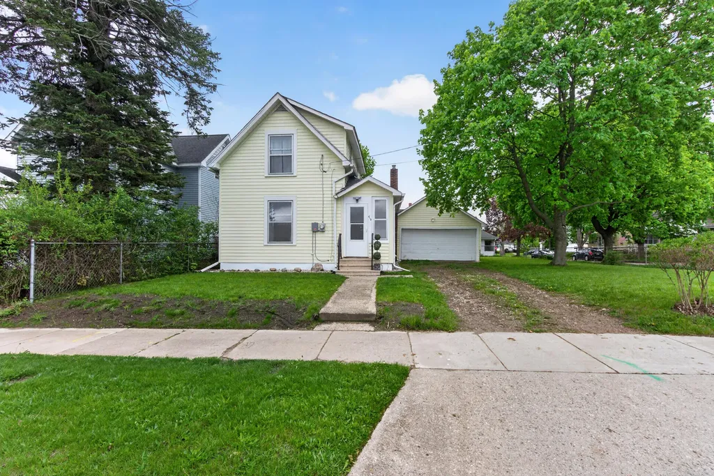 613 Hallett Street Jackson City MI 49202