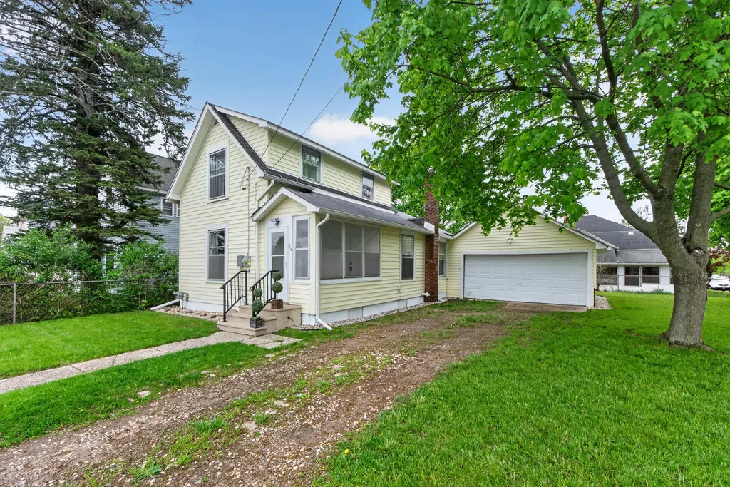613 Hallett Street Jackson City MI 49202