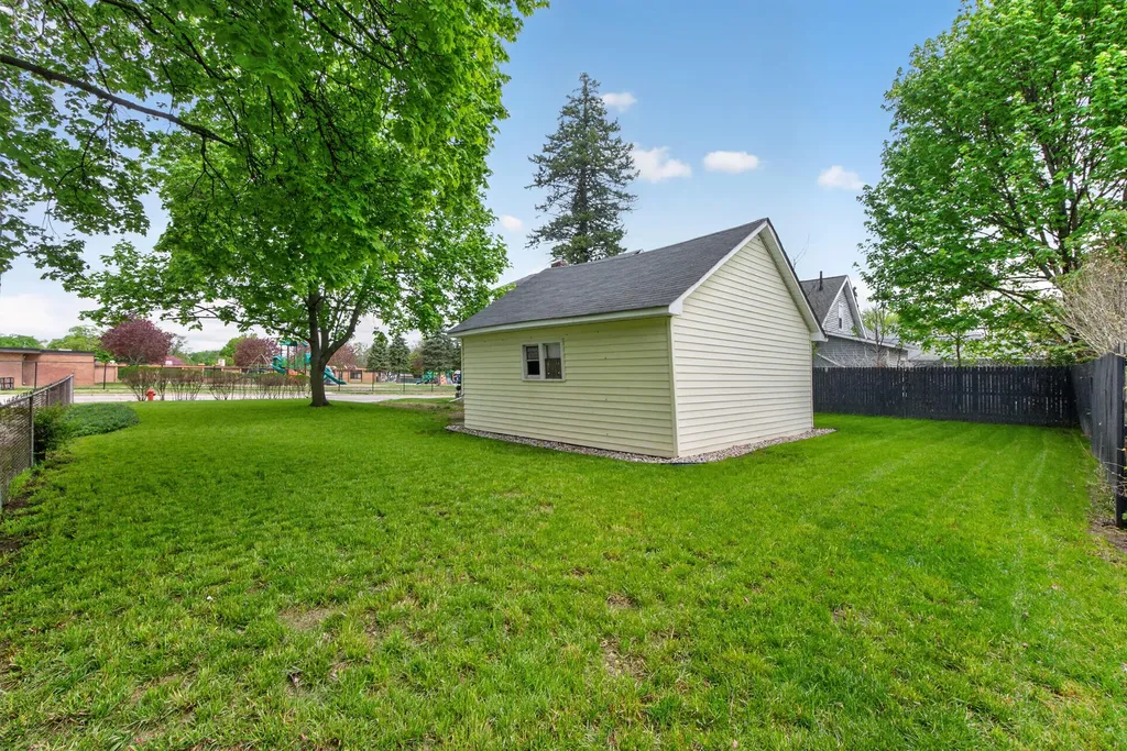 613 Hallett Street Jackson City MI 49202
