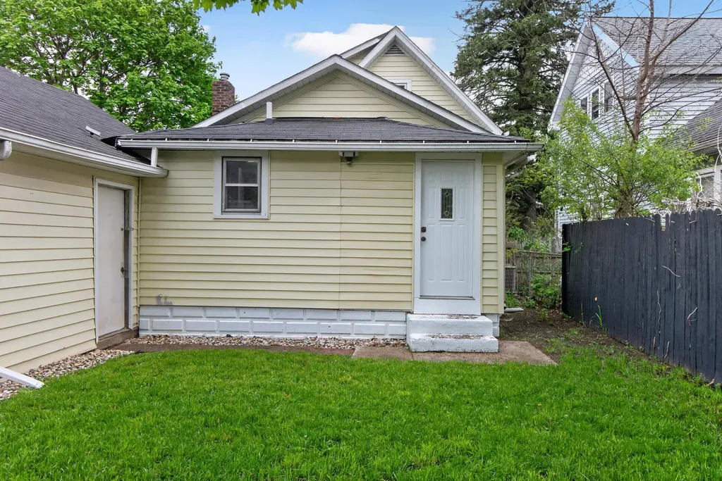613 Hallett Street Jackson City MI 49202