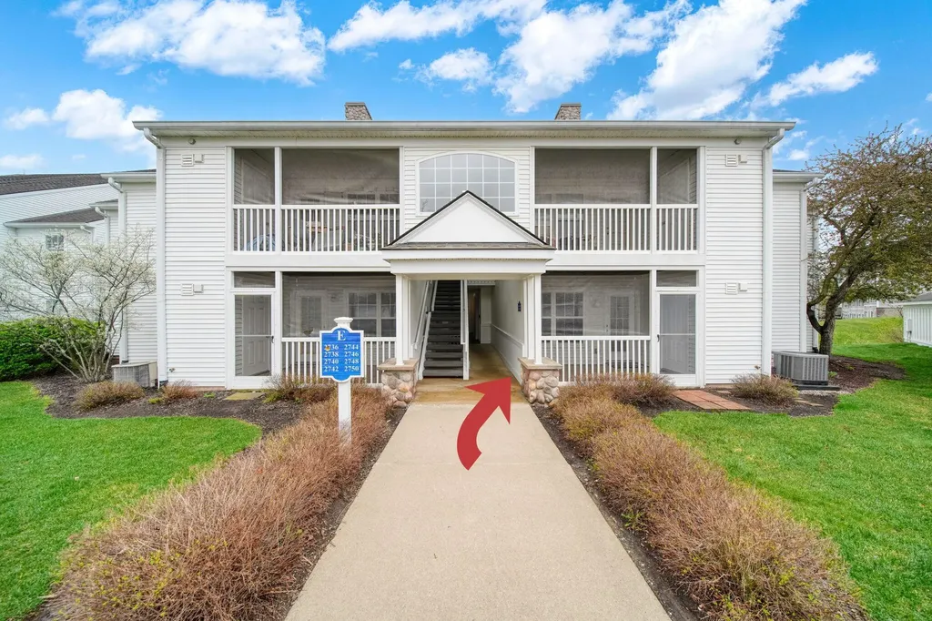 2738 S Knightsbridge Circle Ann Arbor City MI 48105