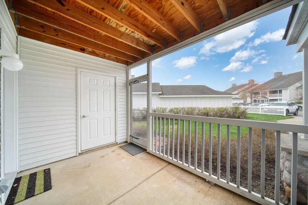 2738 S Knightsbridge Circle Ann Arbor City MI 48105