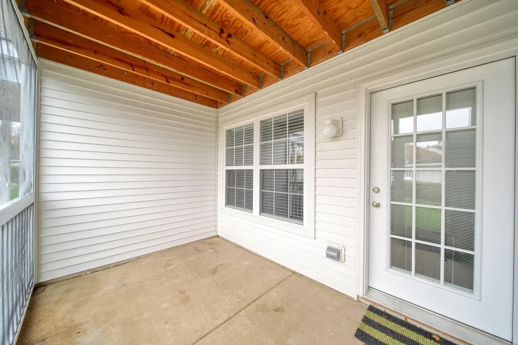 2738 S Knightsbridge Circle Ann Arbor City MI 48105
