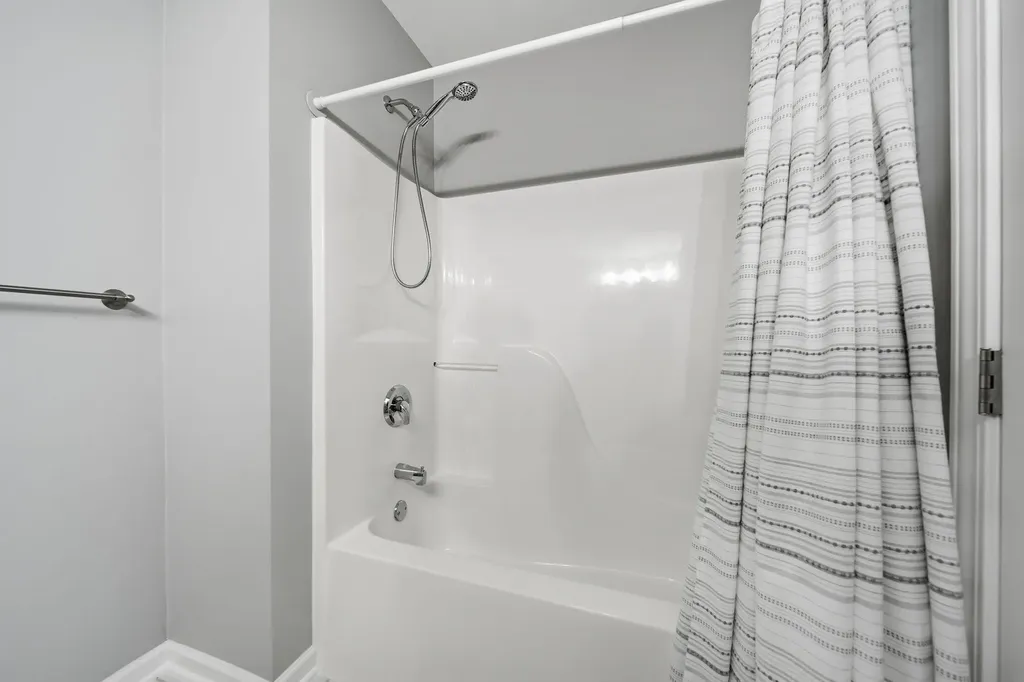 2738 S Knightsbridge Circle Ann Arbor City MI 48105