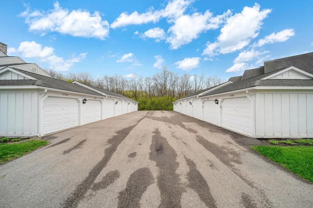 2738 S Knightsbridge Circle Ann Arbor City MI 48105