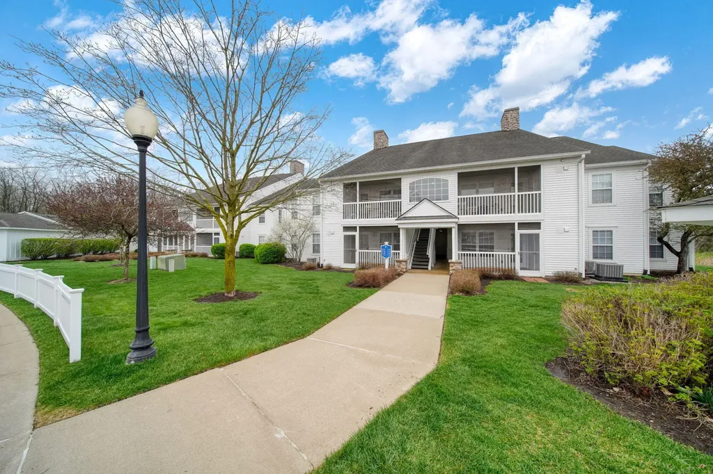 2738 S Knightsbridge Circle Ann Arbor City MI 48105