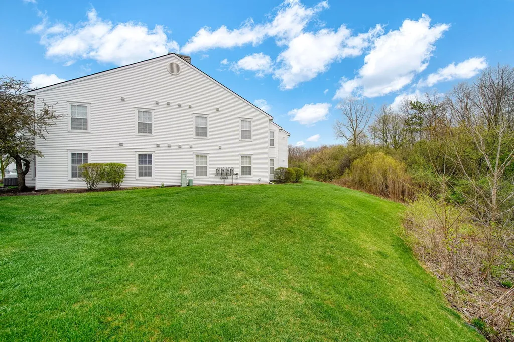 2738 S Knightsbridge Circle Ann Arbor City MI 48105