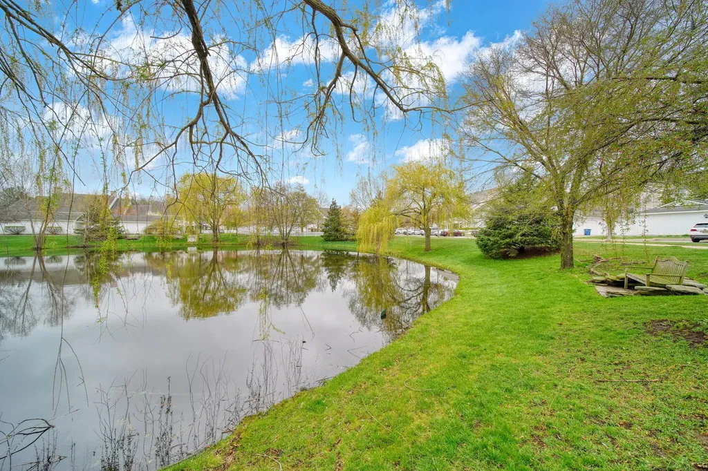 2738 S Knightsbridge Circle Ann Arbor City MI 48105