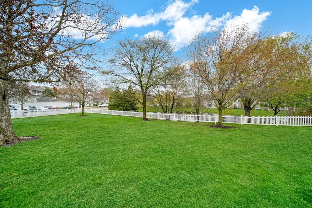 2738 S Knightsbridge Circle Ann Arbor City MI 48105