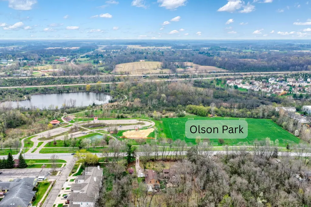 2738 S Knightsbridge Circle Ann Arbor City MI 48105