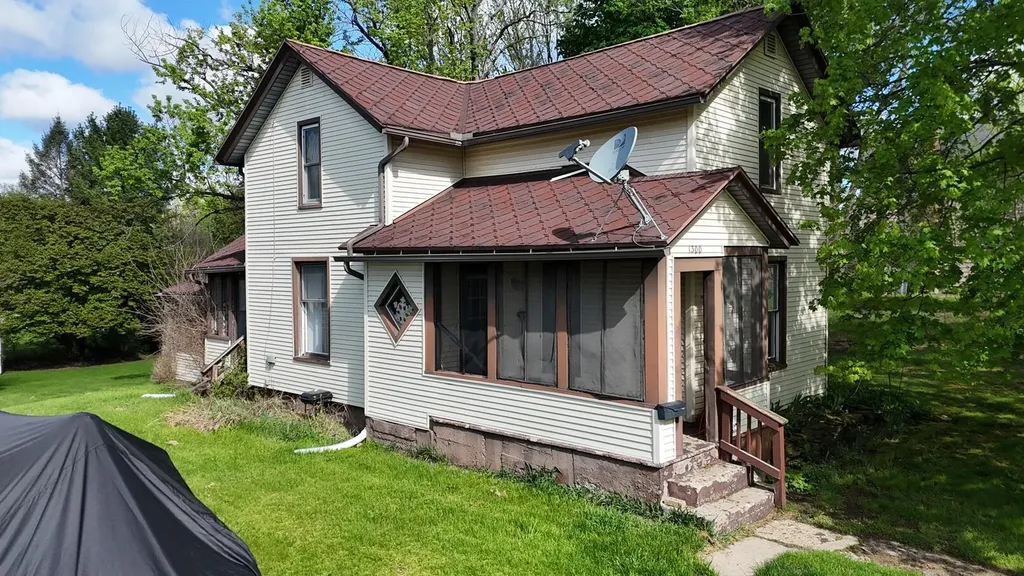 1300 N Waterloo Avenue Jackson City MI 49202