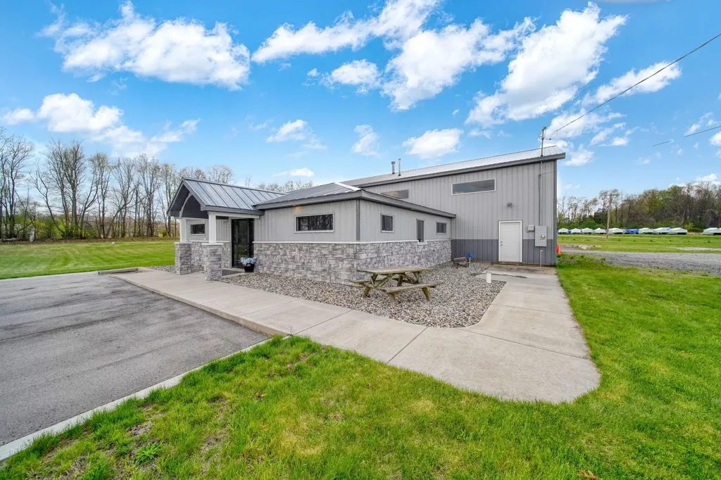 9486 S Meridian Road Unknown City MI 49234