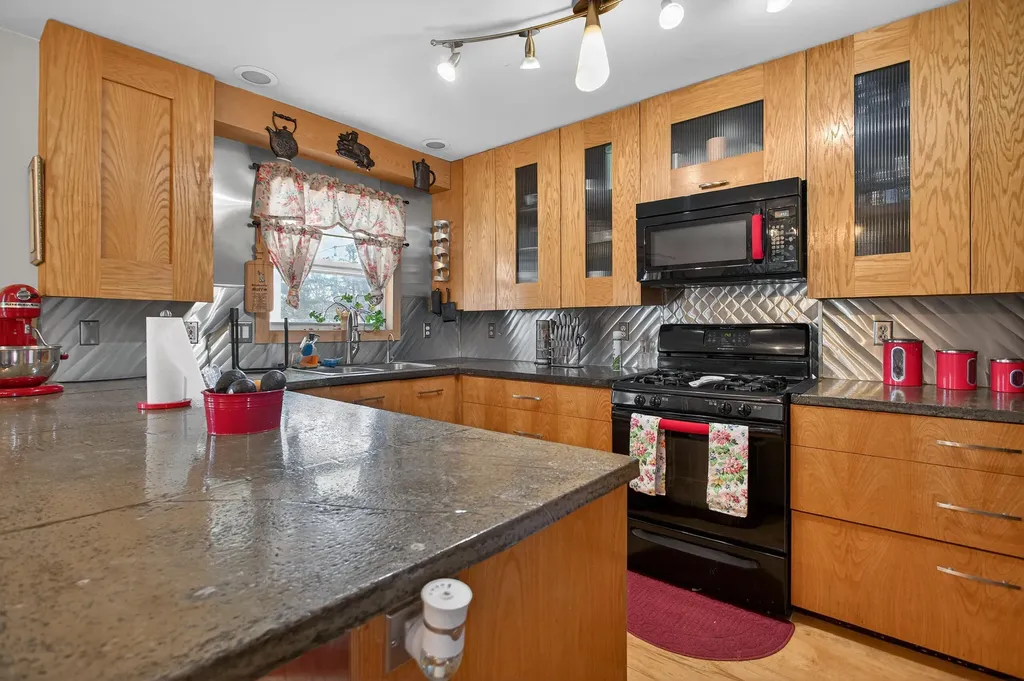 129 Kathy Lane Columbia Township MI 49230