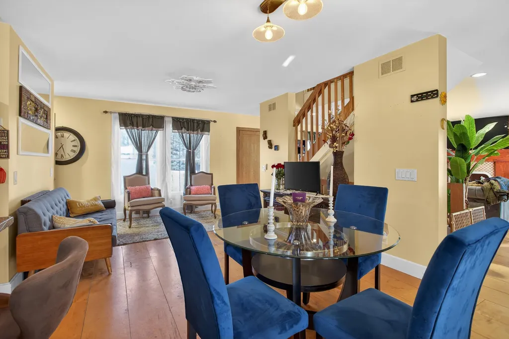 129 Kathy Lane Columbia Township MI 49230