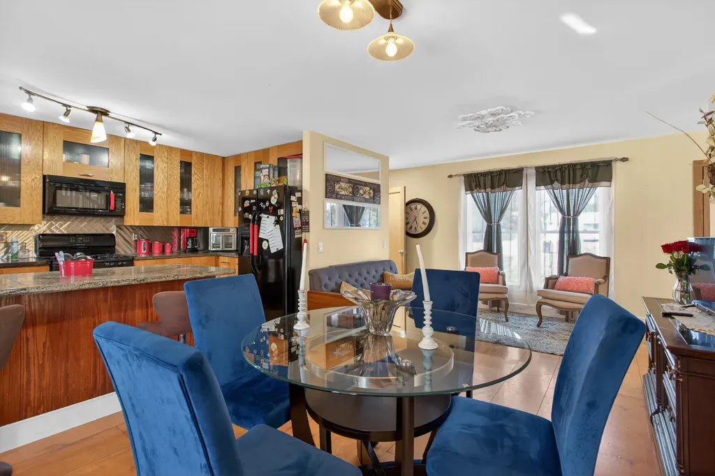 129 Kathy Lane Columbia Township MI 49230