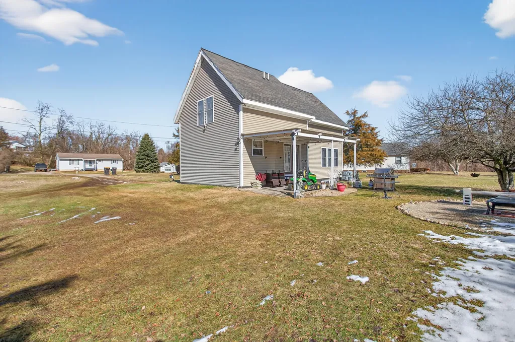 129 Kathy Lane Columbia Township MI 49230
