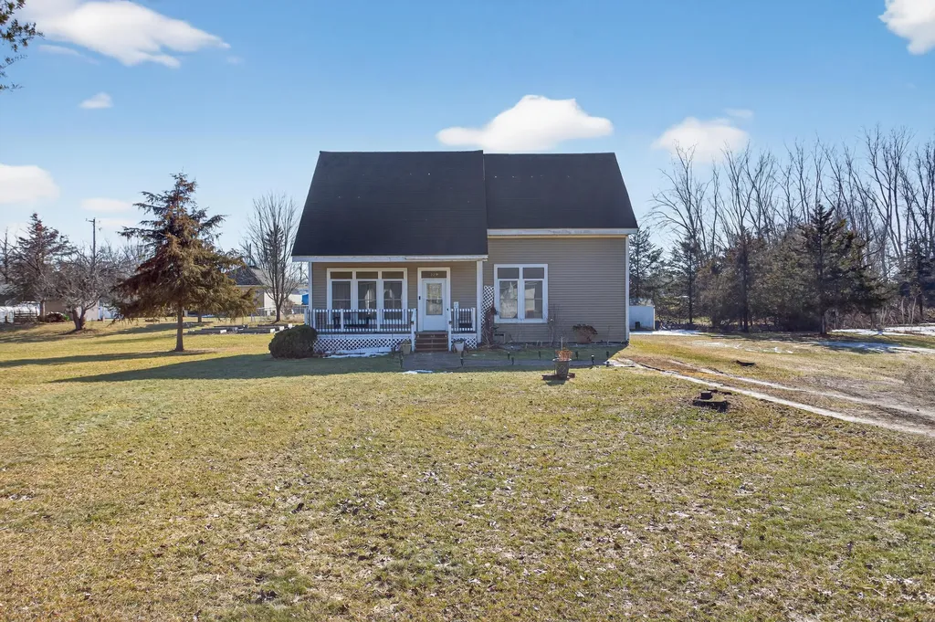 129 Kathy Lane Columbia Township MI 49230