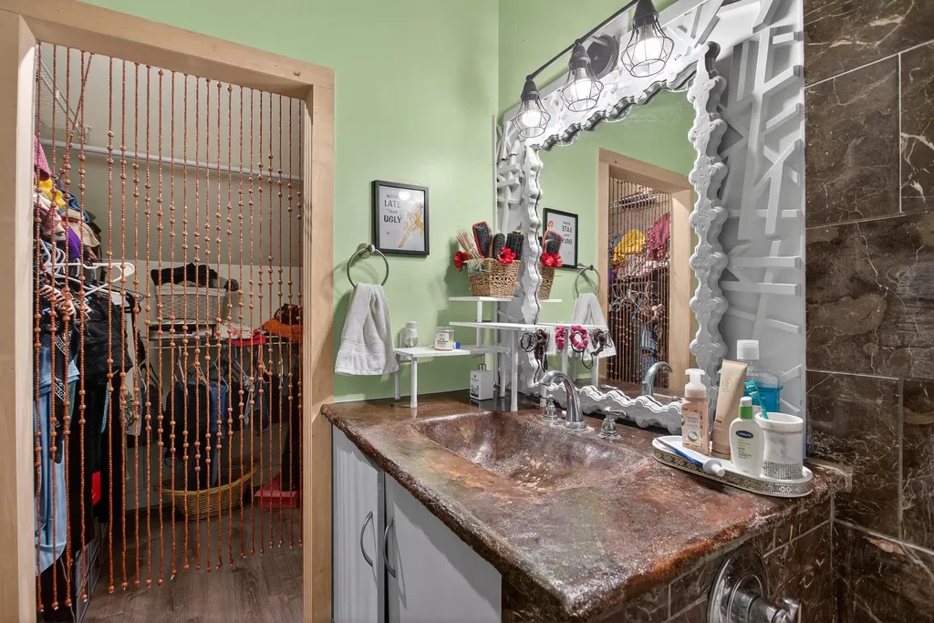 129 Kathy Lane Columbia Township MI 49230