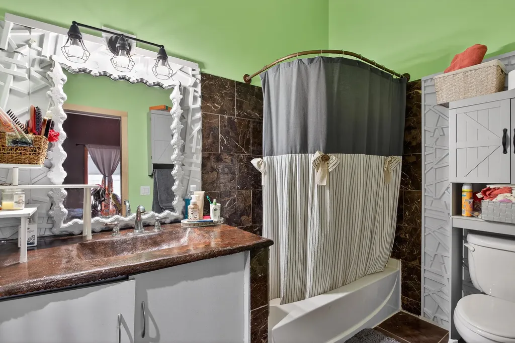129 Kathy Lane Columbia Township MI 49230