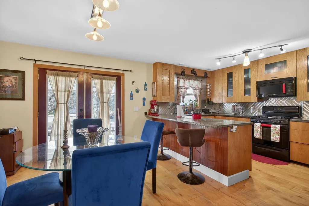 129 Kathy Lane Columbia Township MI 49230