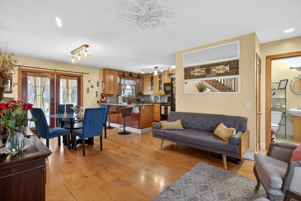 129 Kathy Lane Columbia Township MI 49230