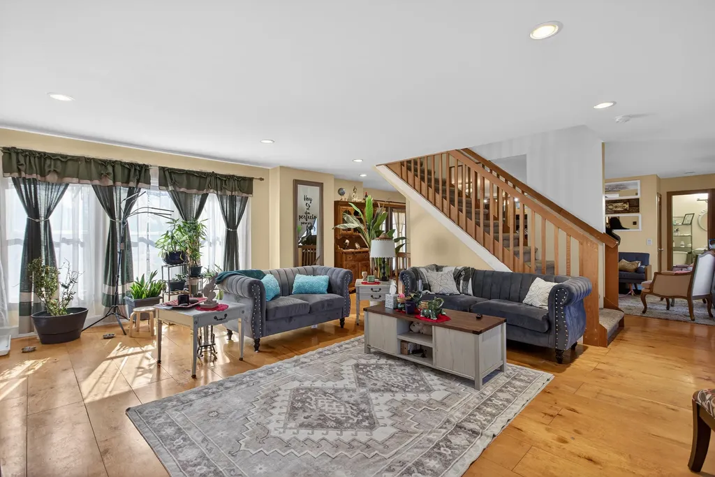129 Kathy Lane Columbia Township MI 49230