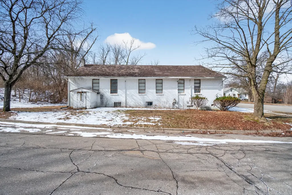 345 E High Street Jackson City MI 49203