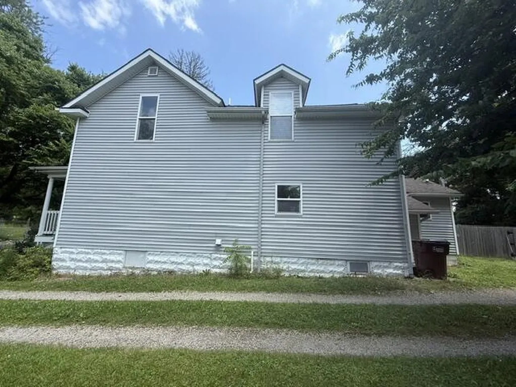 121 Frost Street Jackson City MI 49202