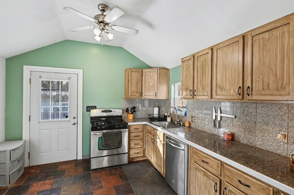 121 Frost Street Jackson City MI 49202