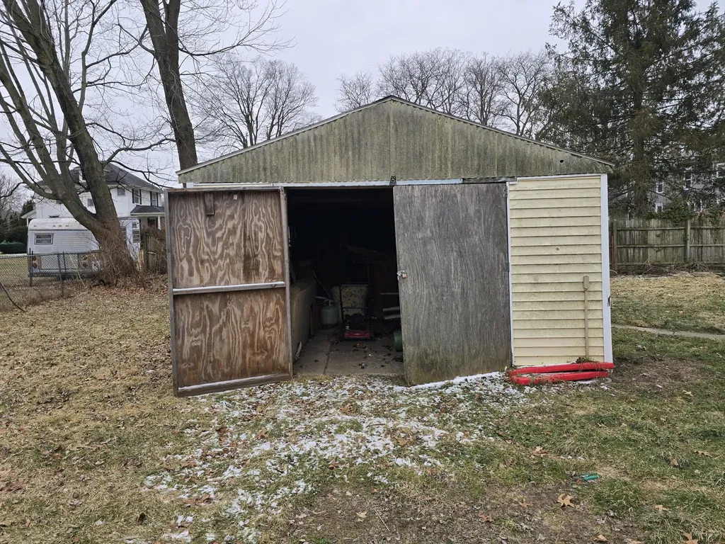 214 E Walnut Street Albion City MI 49224