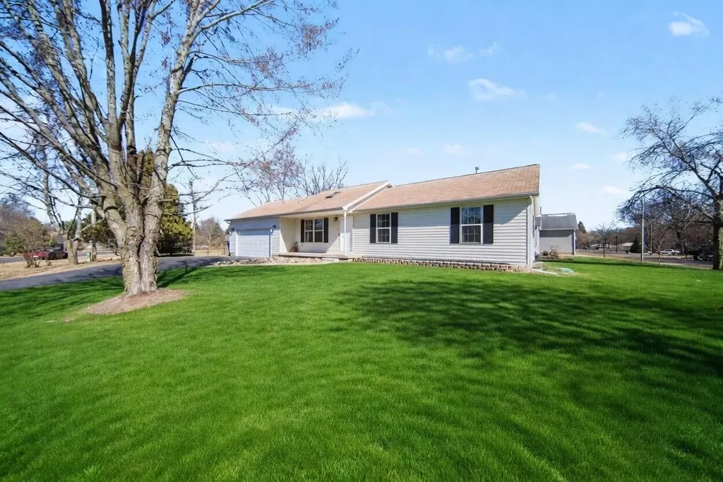 115 Sussex Place Columbia Township MI 49230
