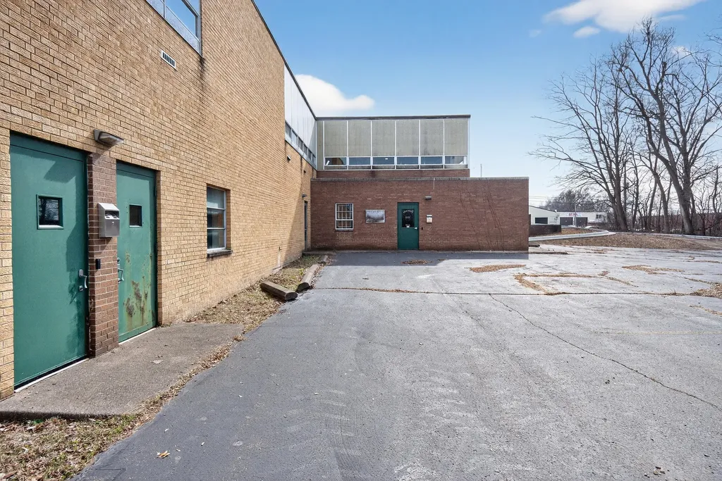 1002 E South Street Jackson City MI 49203