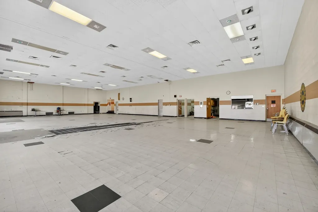 1002 E South Street Jackson City MI 49203