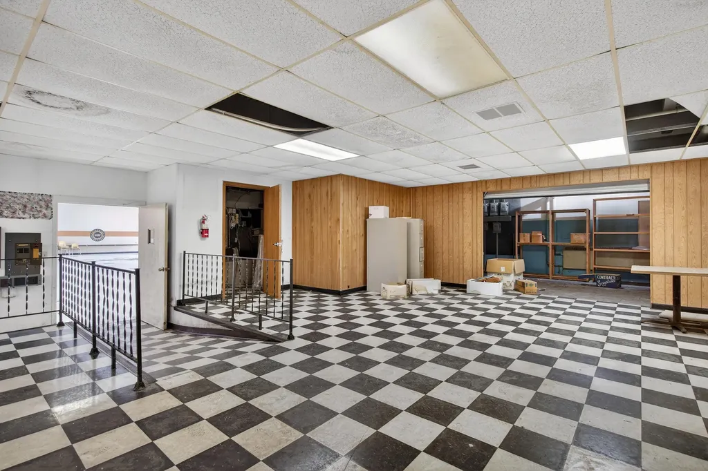 1002 E South Street Jackson City MI 49203