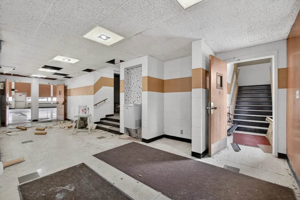 1002 E South Street Jackson City MI 49203