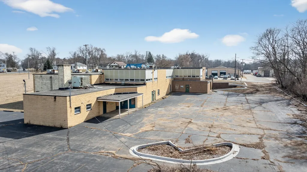 1002 E South Street Jackson City MI 49203