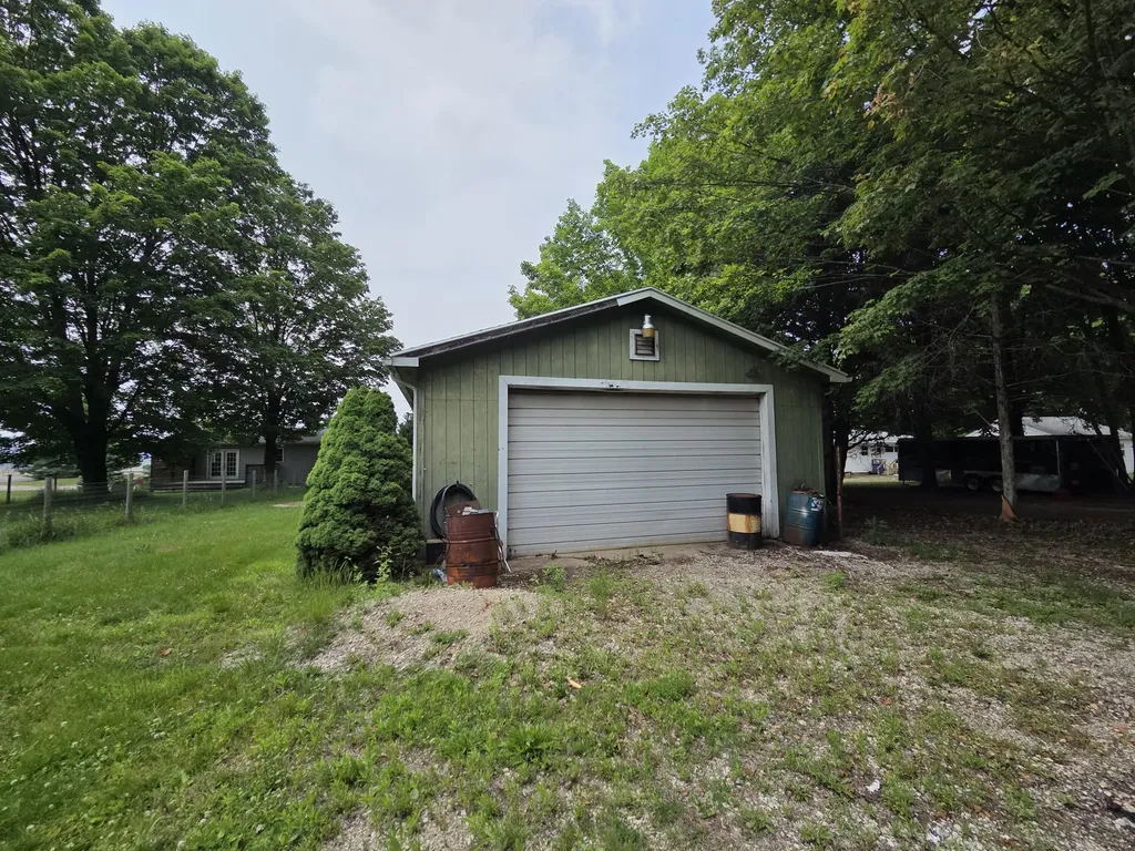 9130 17 Mile Road Fredonia Township MI 49068